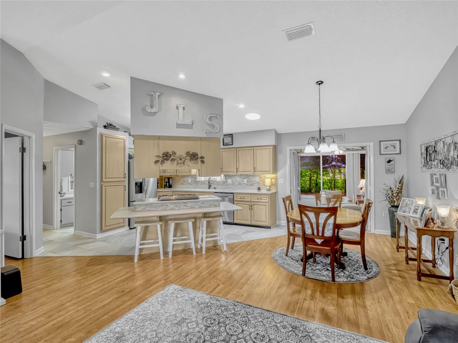 26053 NEWCOMBE CIR, LEESBURG, FL, 34748