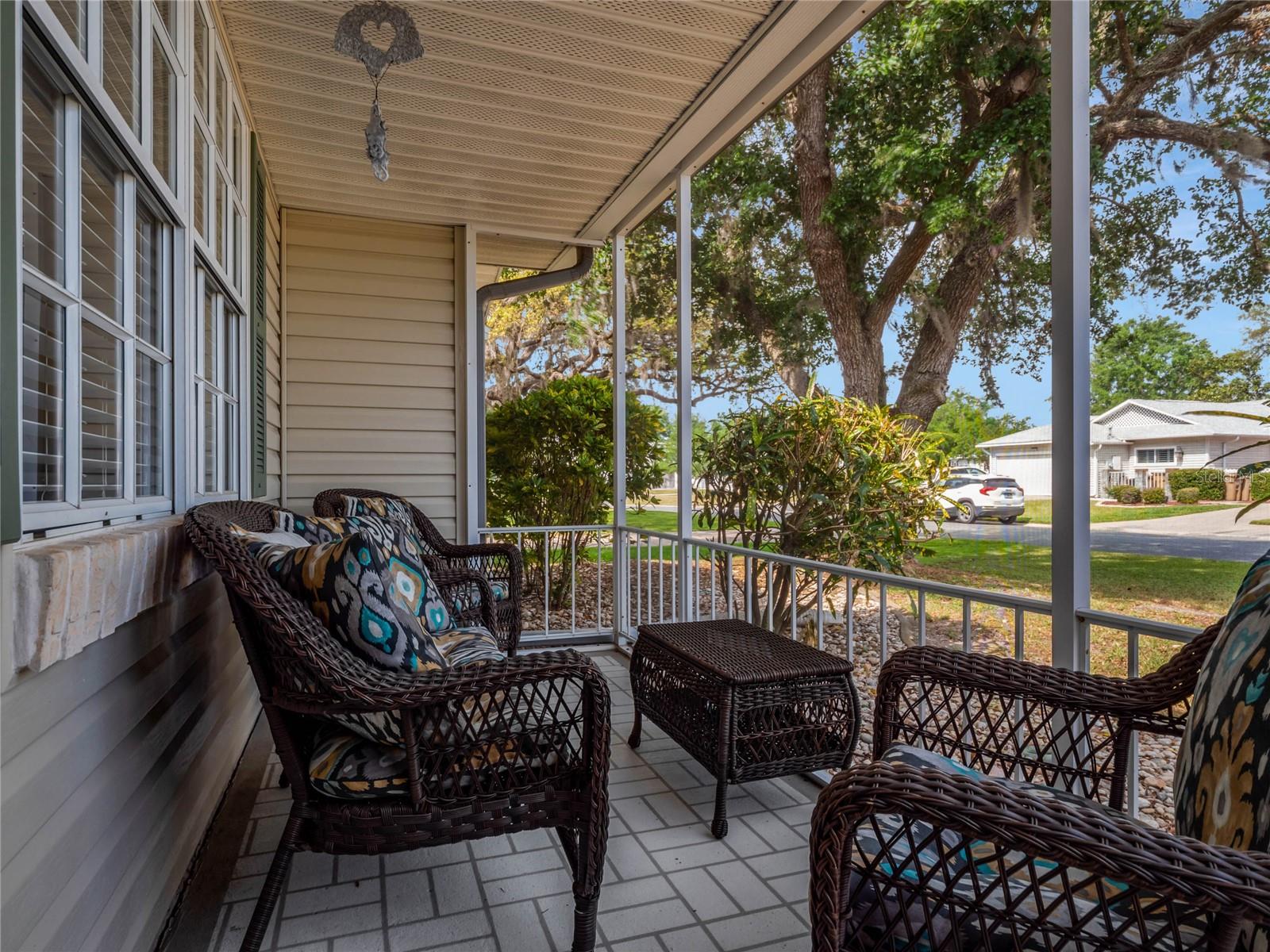 26053 NEWCOMBE CIR, LEESBURG, FL, 34748