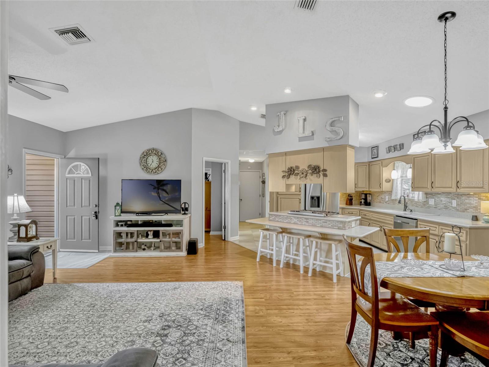 26053 NEWCOMBE CIR, LEESBURG, FL, 34748