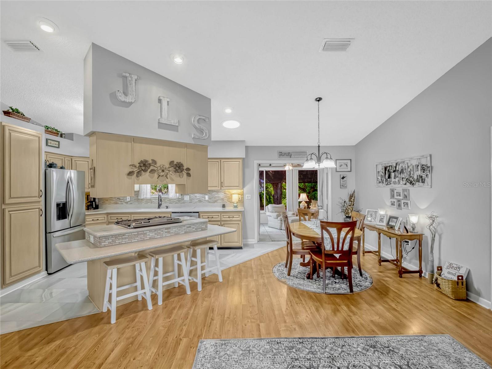 26053 NEWCOMBE CIR, LEESBURG, FL, 34748