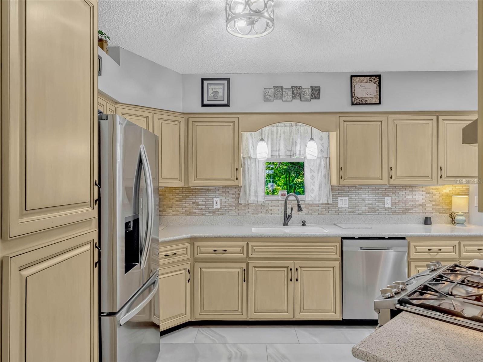 26053 NEWCOMBE CIR, LEESBURG, FL, 34748