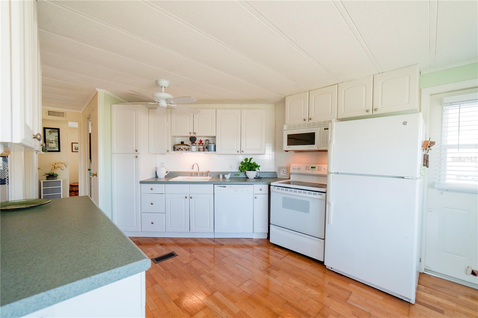 8443 ALBATROSS LN, ENGLEWOOD, FL, 34224