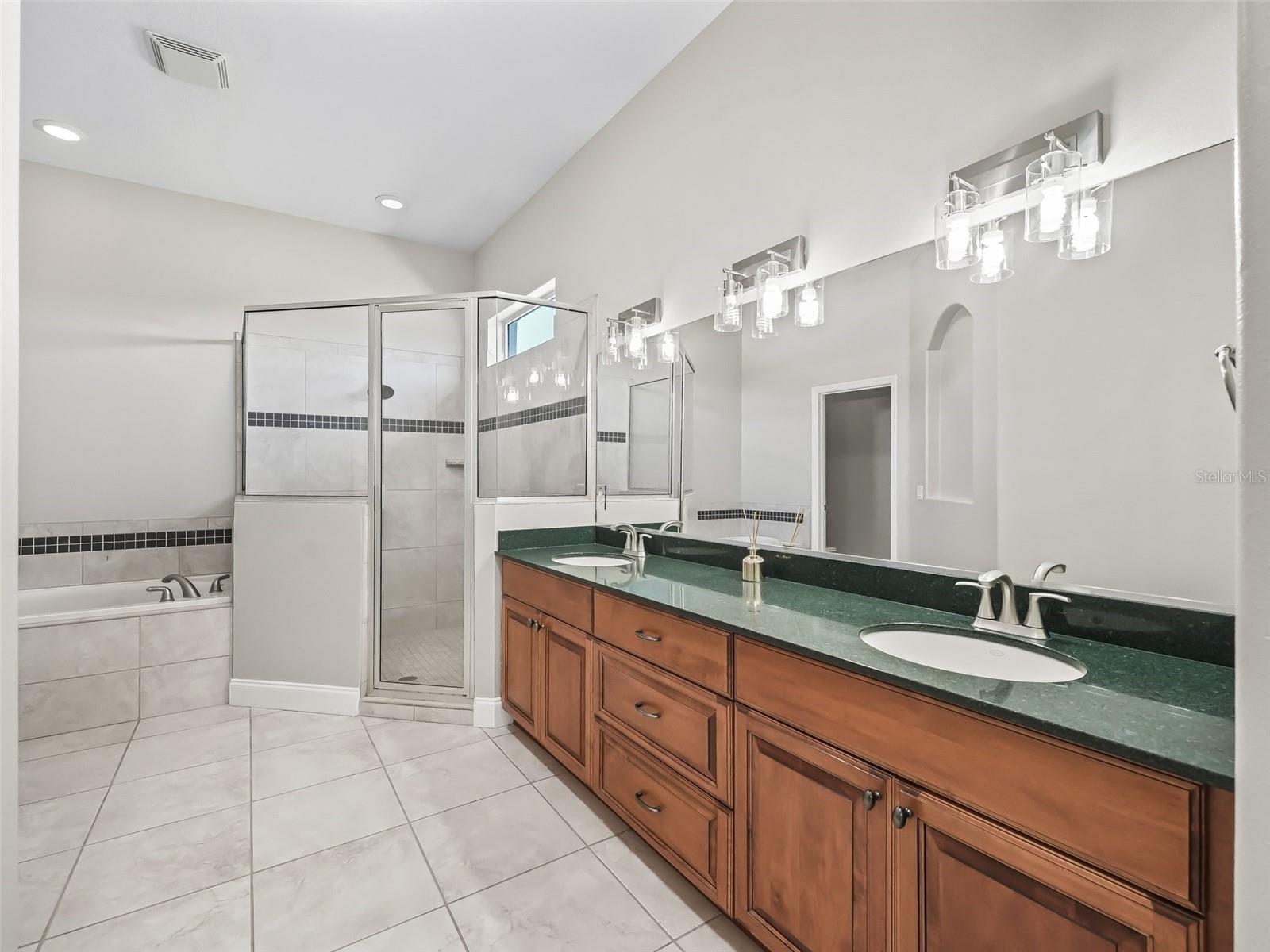 13945 SE 156TH LN, WEIRSDALE, FL, 32195