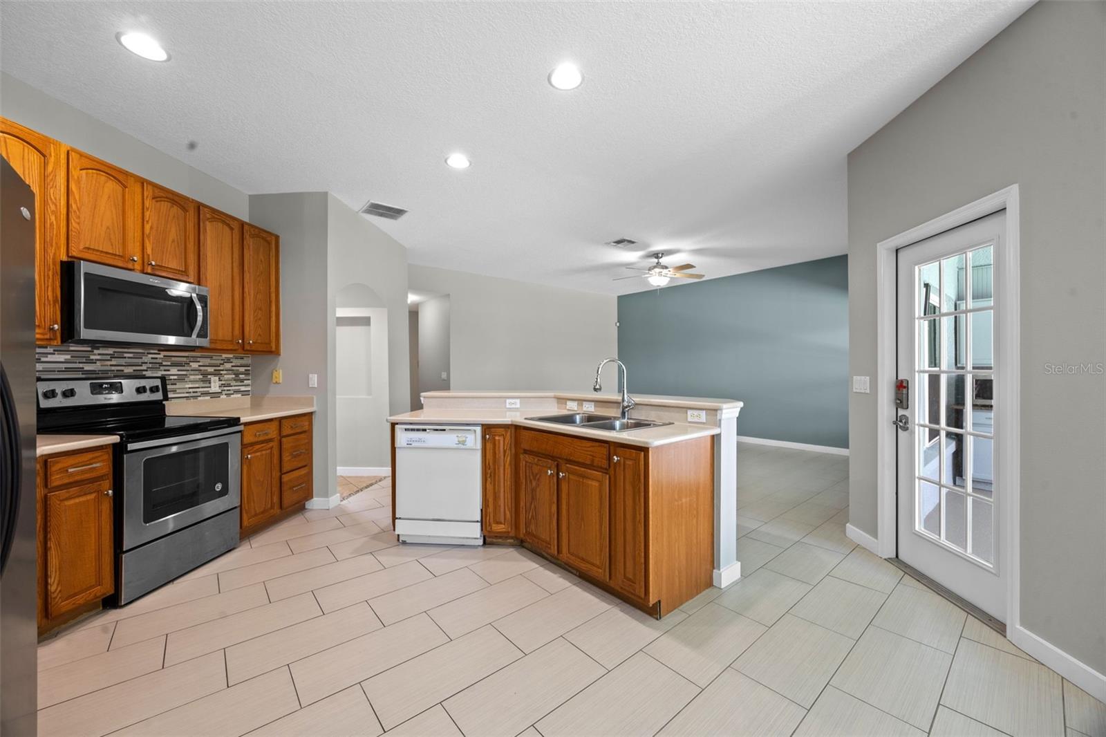 2204 HAMMOCK MOSS DR, ORLANDO, FL, 32820