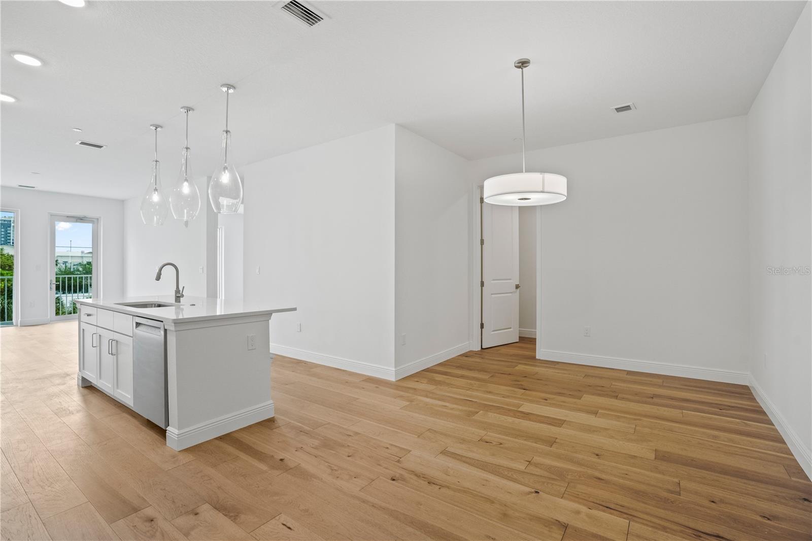 600 3RD AVE S #307, ST PETERSBURG, FL, 33701