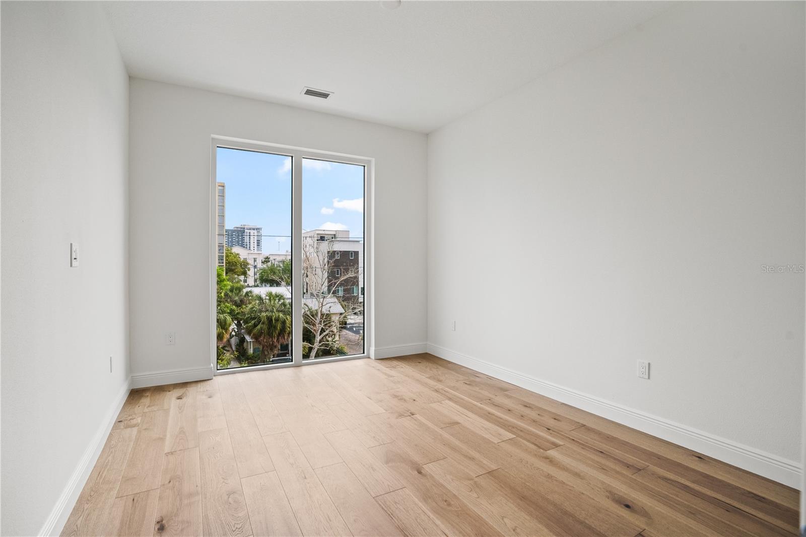 600 3RD AVE S #307, ST PETERSBURG, FL, 33701