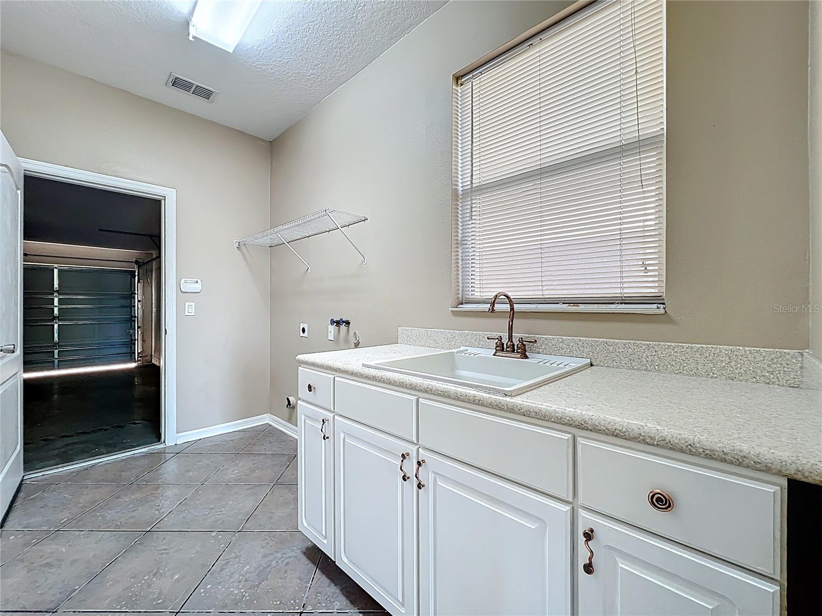 643 WILLETT DR E, WINTER GARDEN, FL, 34787