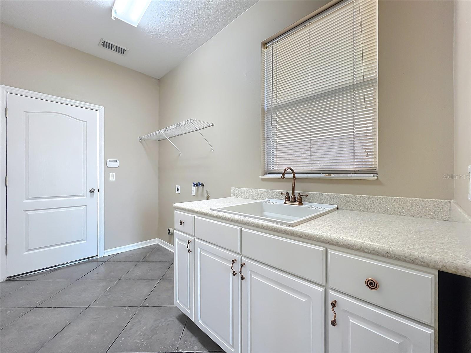 643 WILLETT DR E, WINTER GARDEN, FL, 34787
