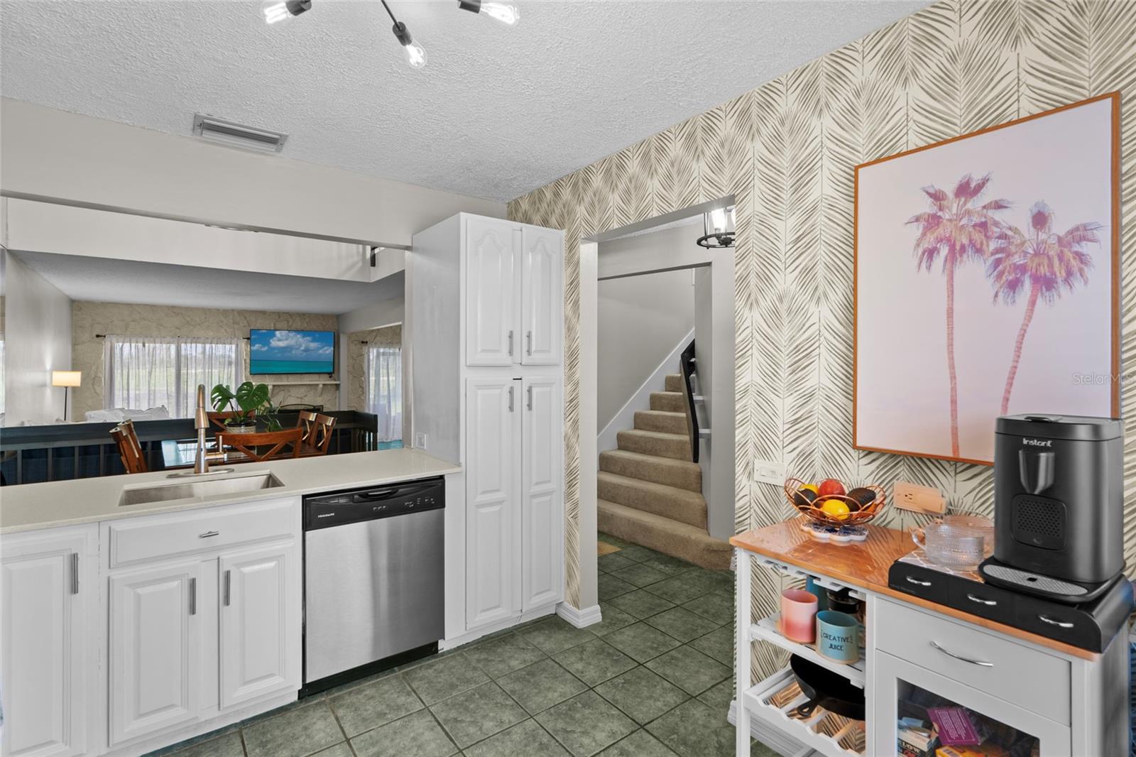 6140 SUN BLVD #7, ST PETERSBURG, FL, 33715