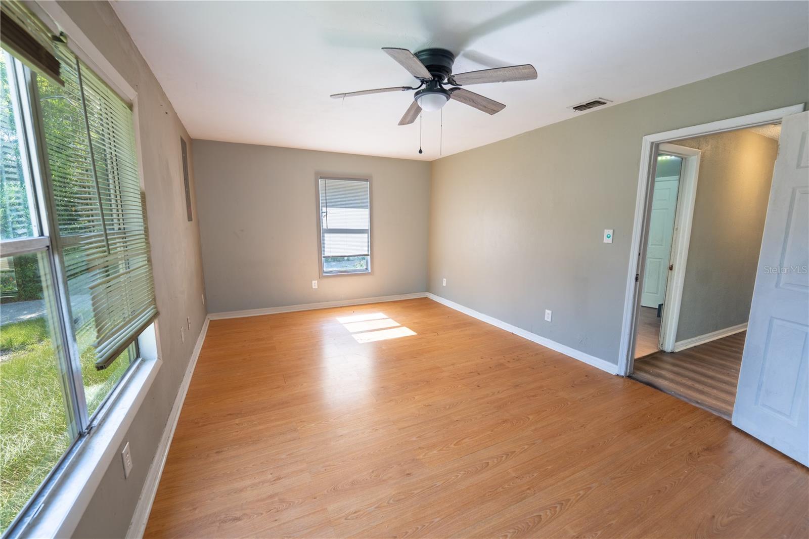535 W DIVISION ST, DELAND, FL, 32720