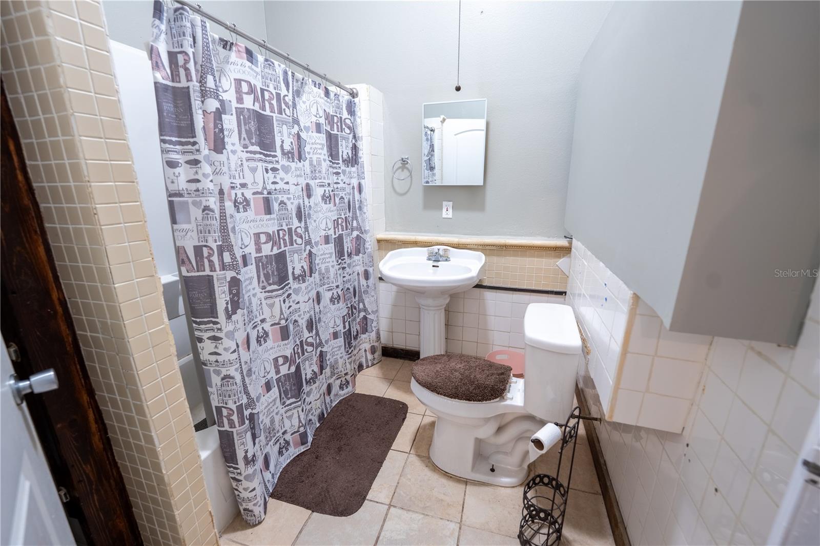 535 W DIVISION ST, DELAND, FL, 32720
