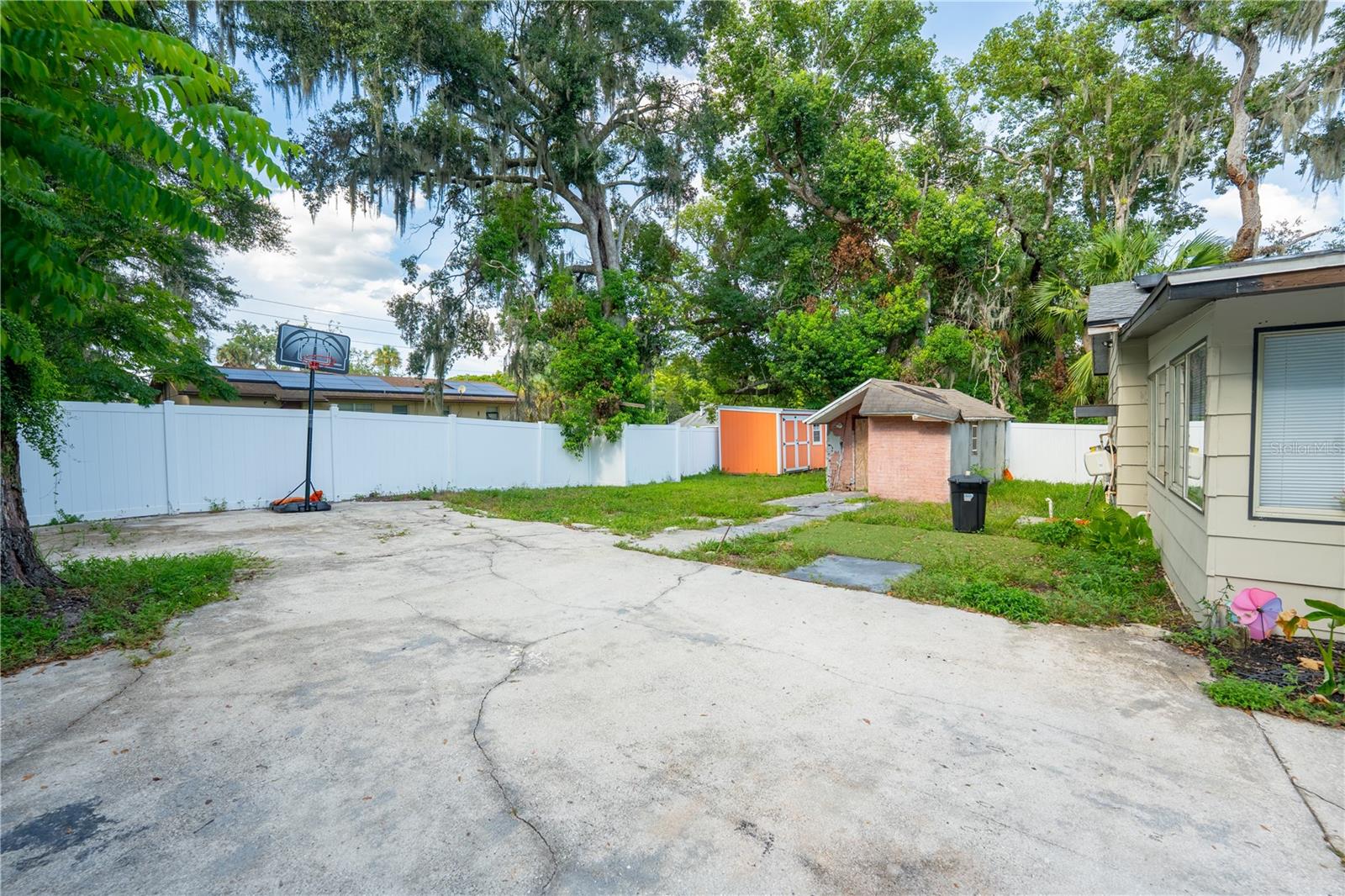 535 W DIVISION ST, DELAND, FL, 32720