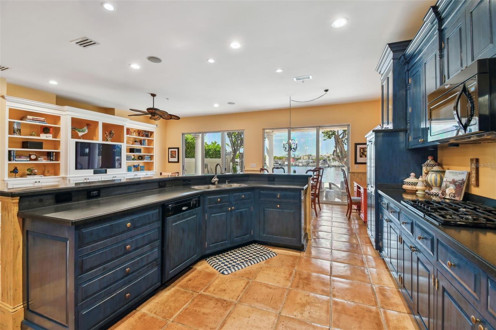 1035 ROYAL PASS RD, TAMPA, FL, 33602