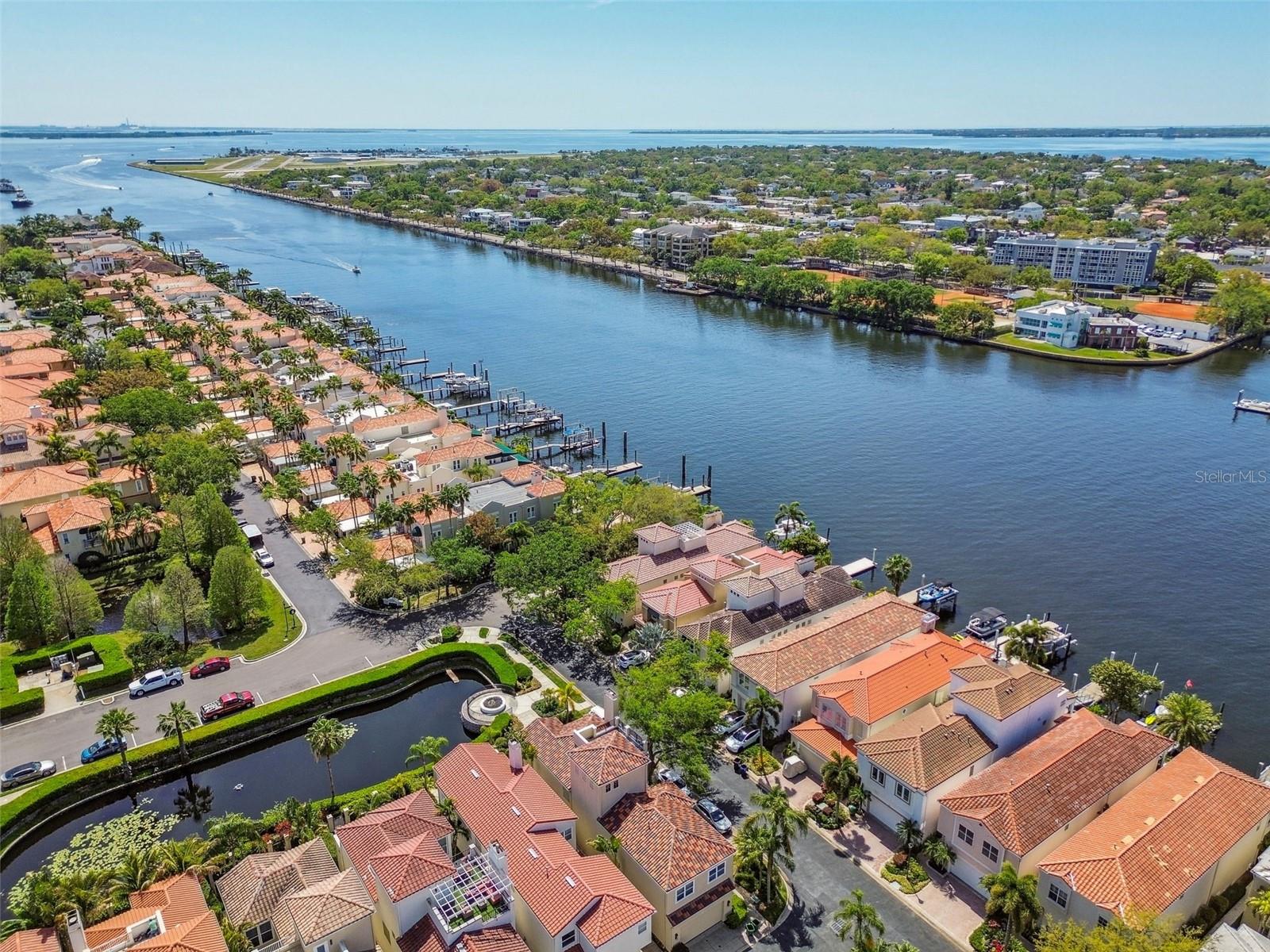 1035 ROYAL PASS RD, TAMPA, FL, 33602