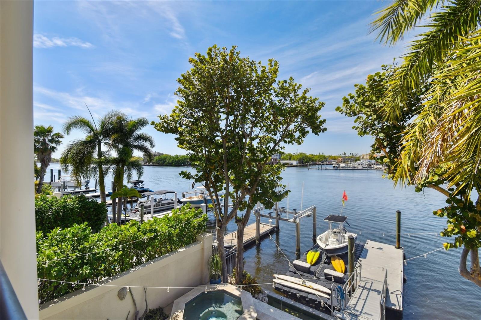 1035 ROYAL PASS RD, TAMPA, FL, 33602