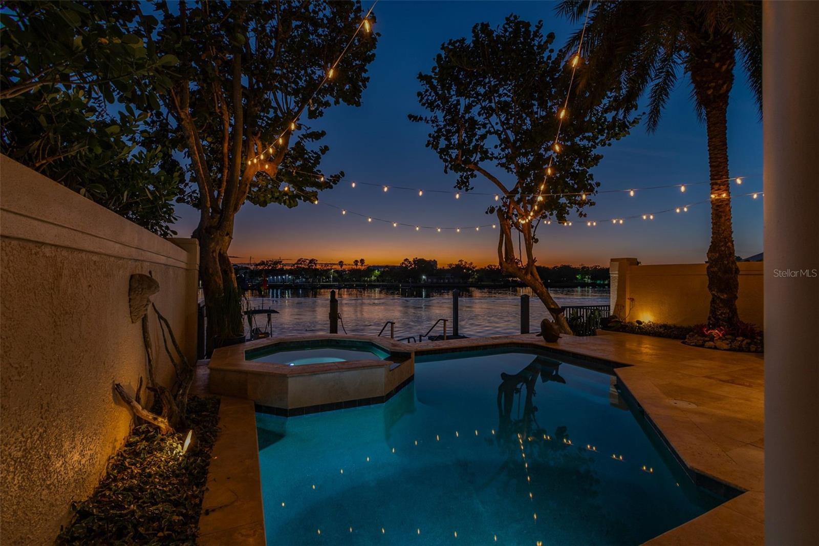 1035 ROYAL PASS RD, TAMPA, FL, 33602