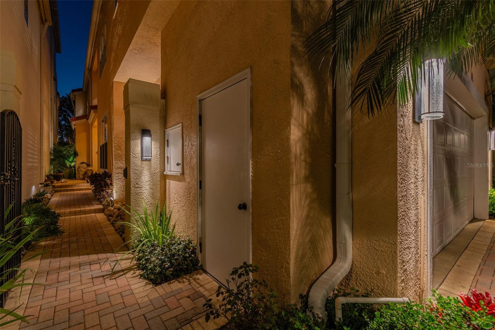 1035 ROYAL PASS RD, TAMPA, FL, 33602