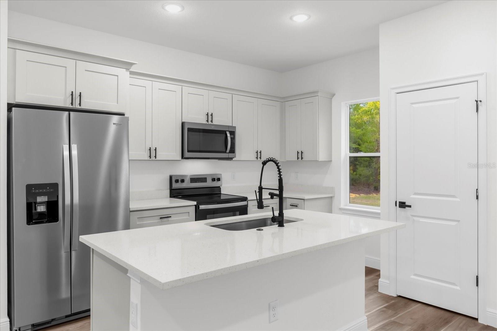 23 FISHER RUN, OCKLAWAHA, FL, 32179