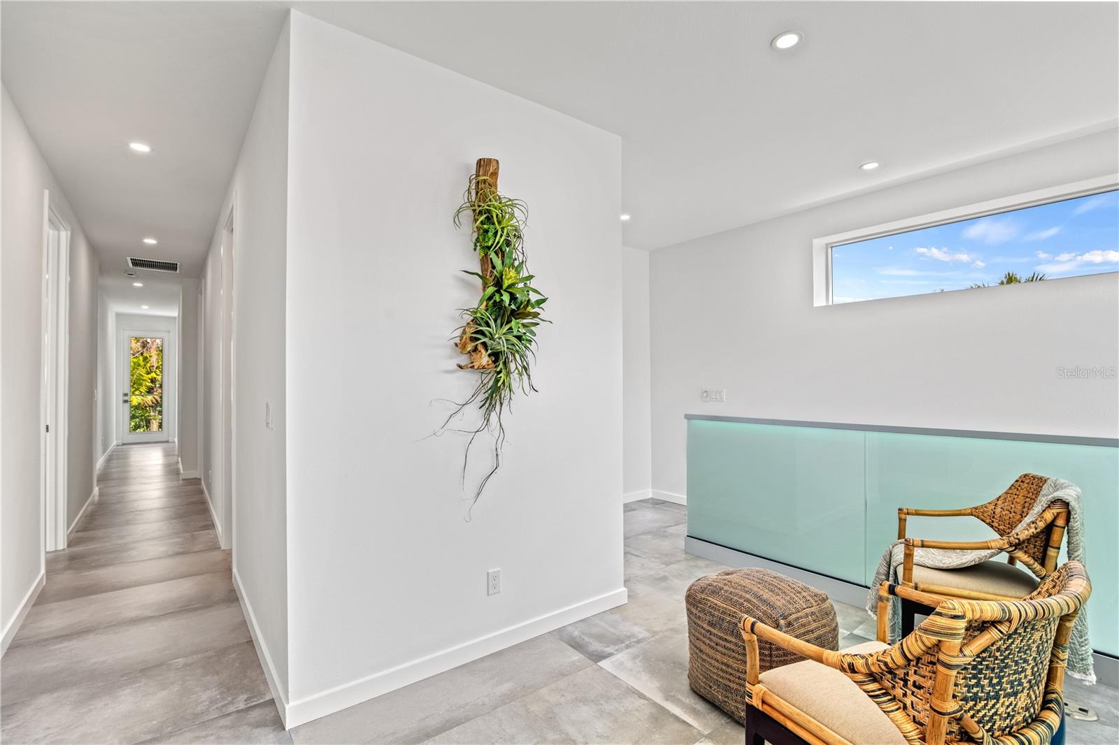 2327 HILLVIEW ST, SARASOTA, FL, 34239