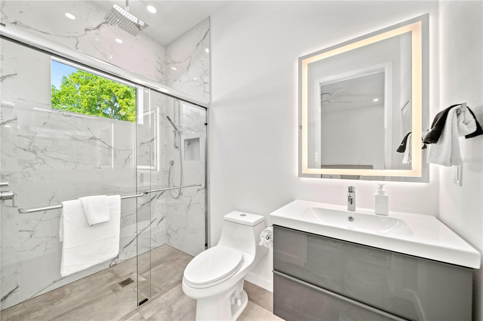 2327 HILLVIEW ST, SARASOTA, FL, 34239