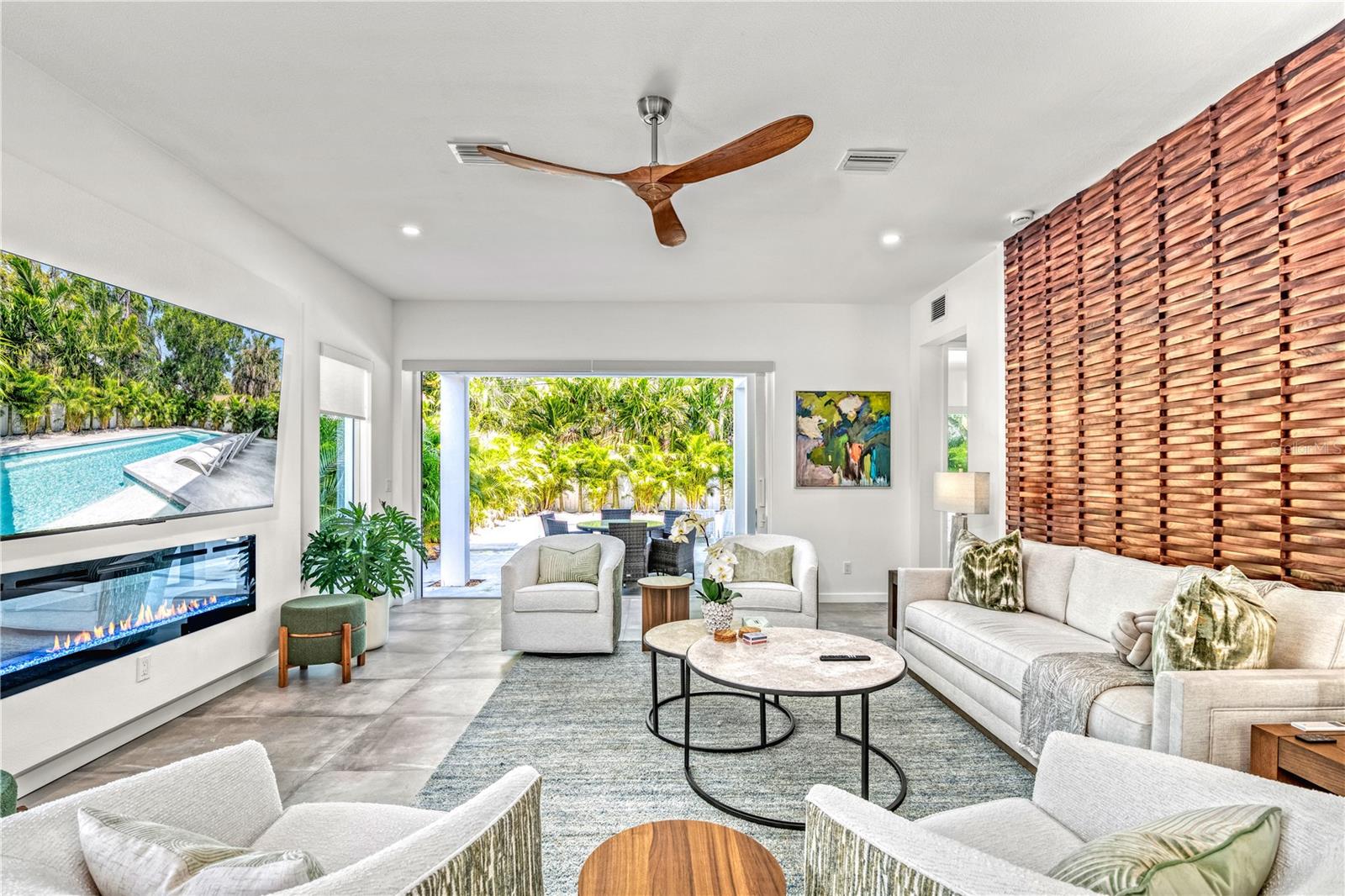 2327 HILLVIEW ST, SARASOTA, FL, 34239