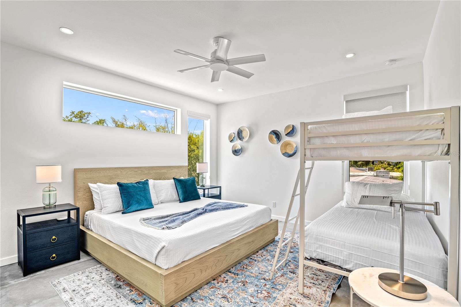 2327 HILLVIEW ST, SARASOTA, FL, 34239