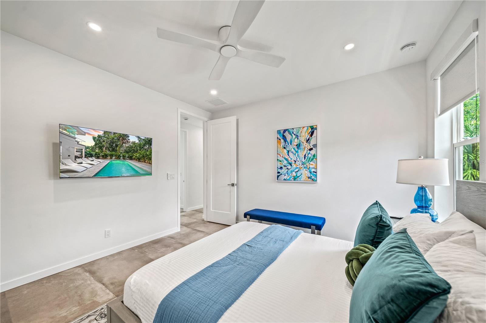 2327 HILLVIEW ST, SARASOTA, FL, 34239