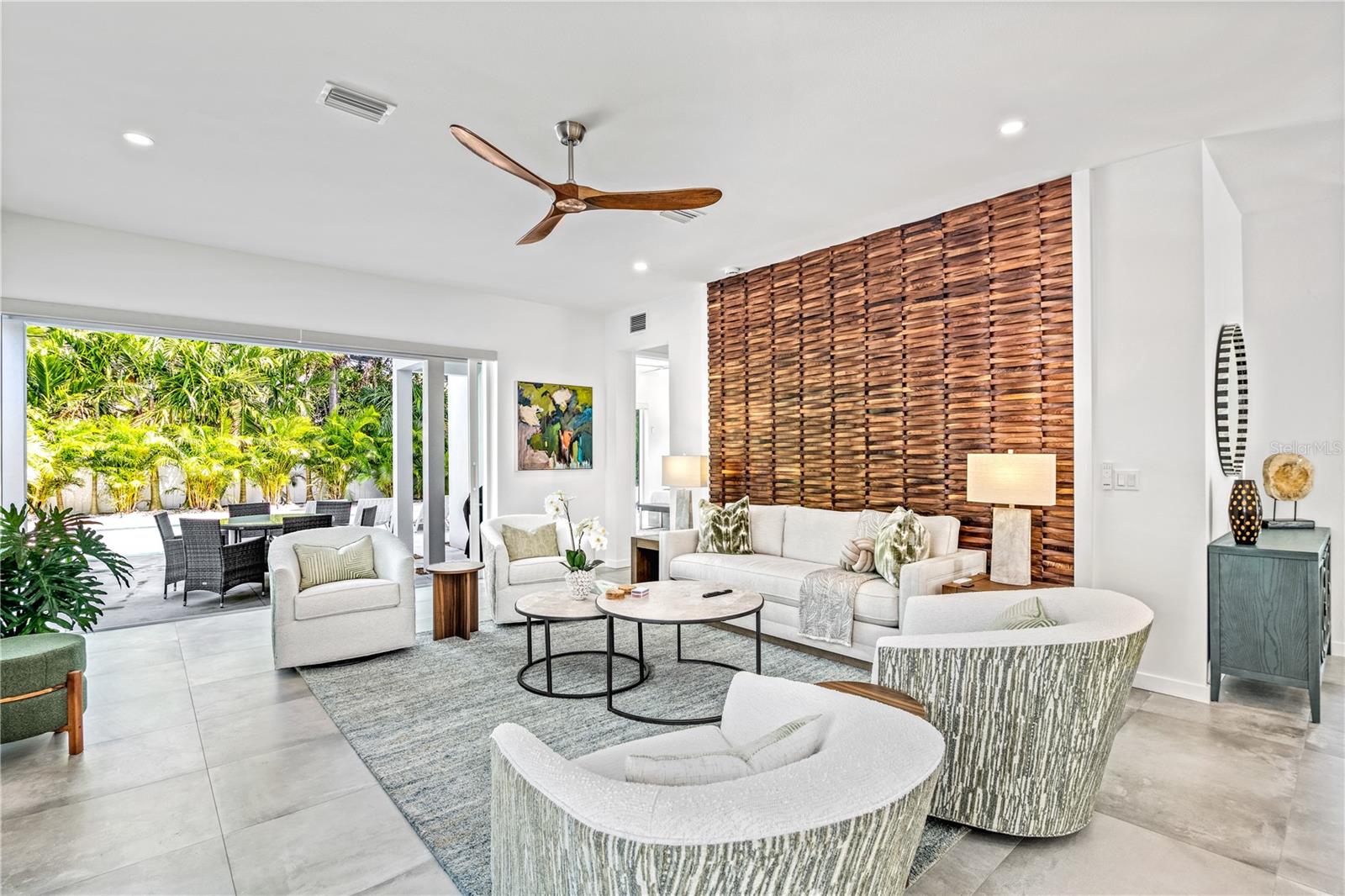 2327 HILLVIEW ST, SARASOTA, FL, 34239