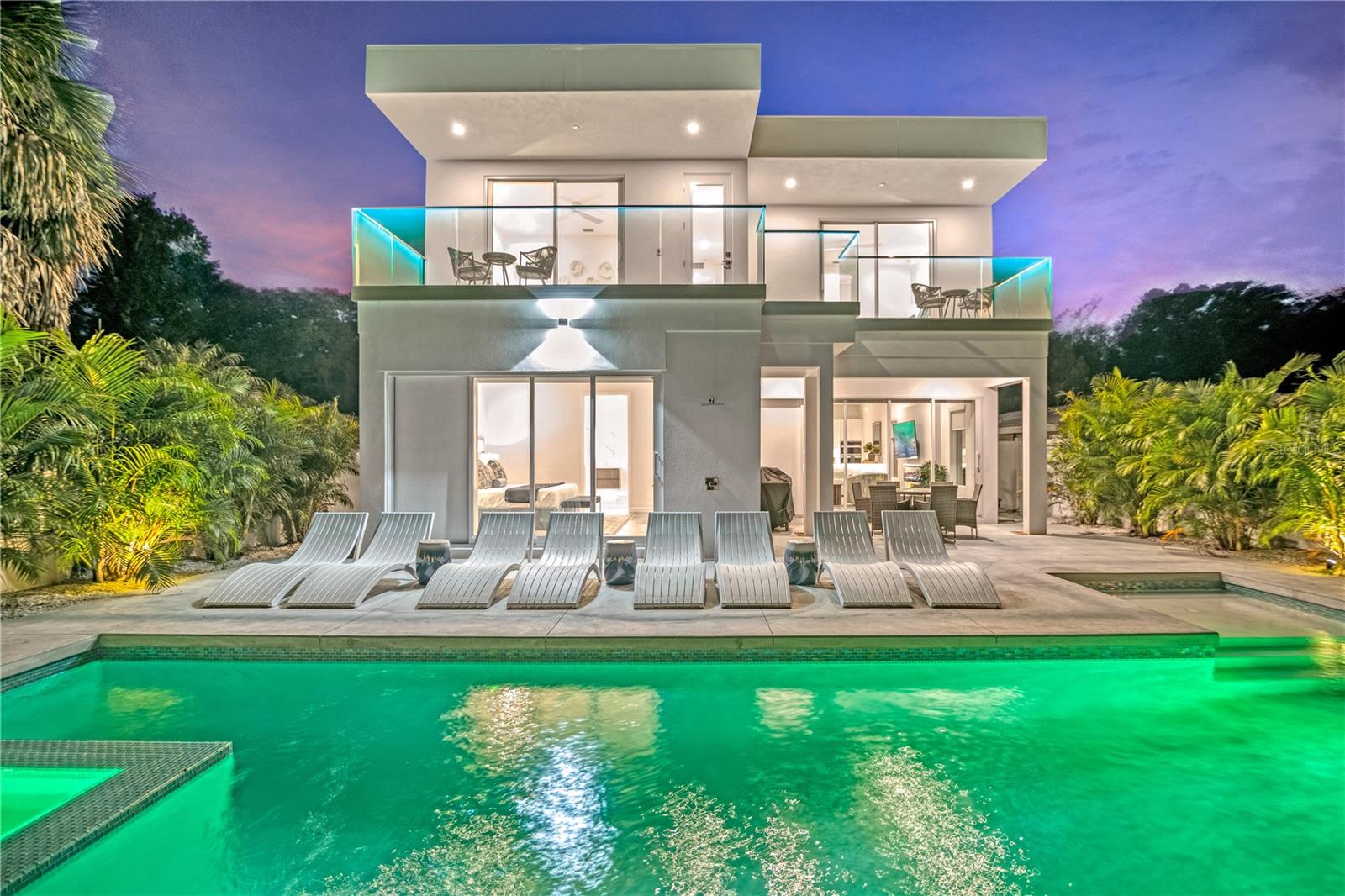 2327 HILLVIEW ST, SARASOTA, FL, 34239