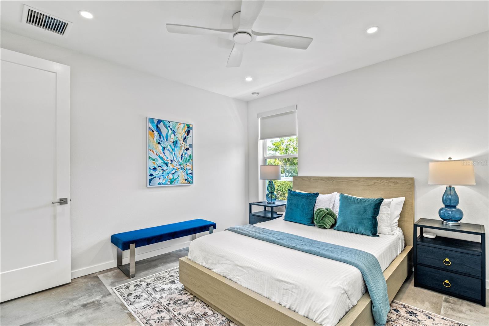 2327 HILLVIEW ST, SARASOTA, FL, 34239
