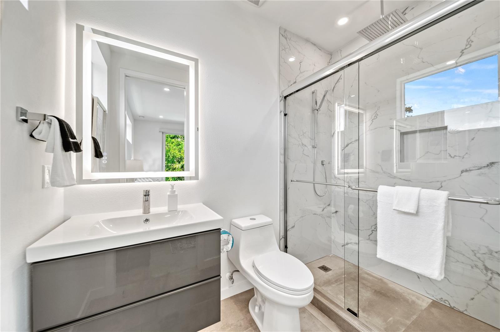 2327 HILLVIEW ST, SARASOTA, FL, 34239