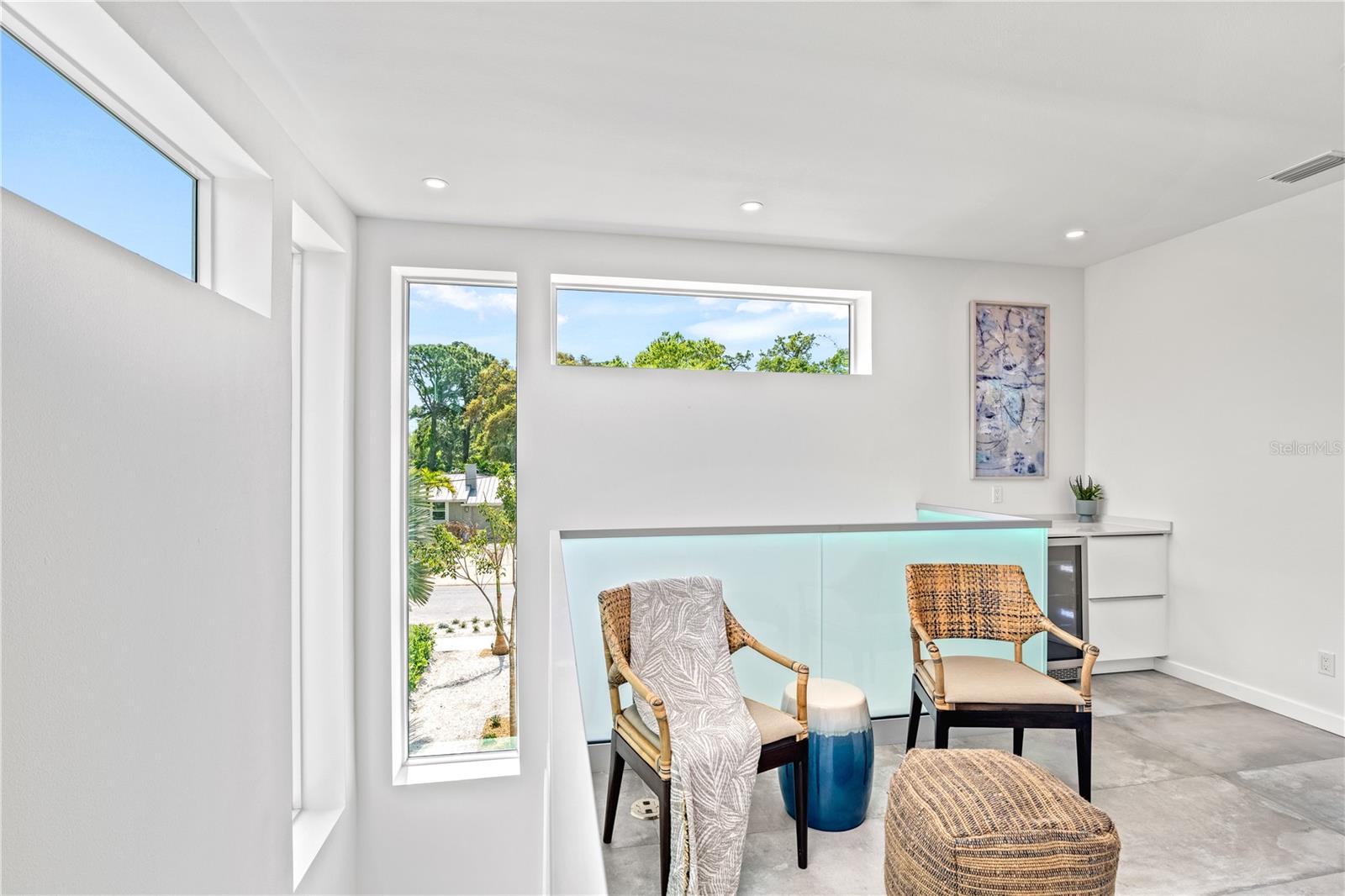 2327 HILLVIEW ST, SARASOTA, FL, 34239