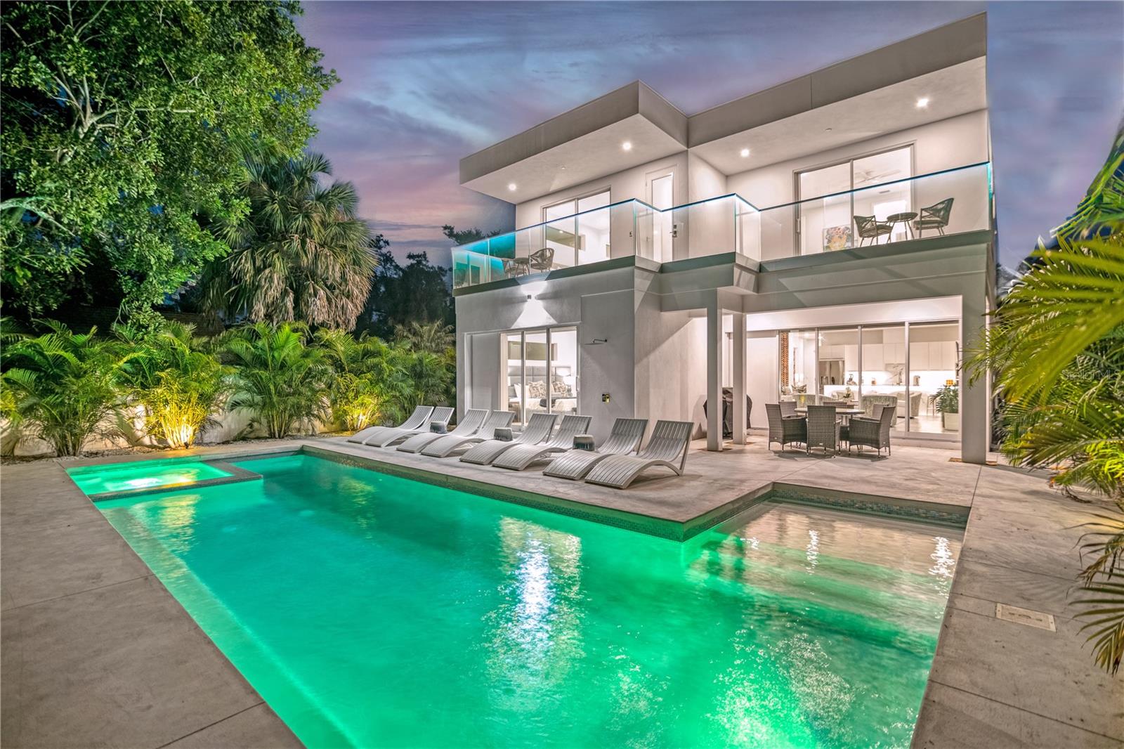 2327 HILLVIEW ST, SARASOTA, FL, 34239