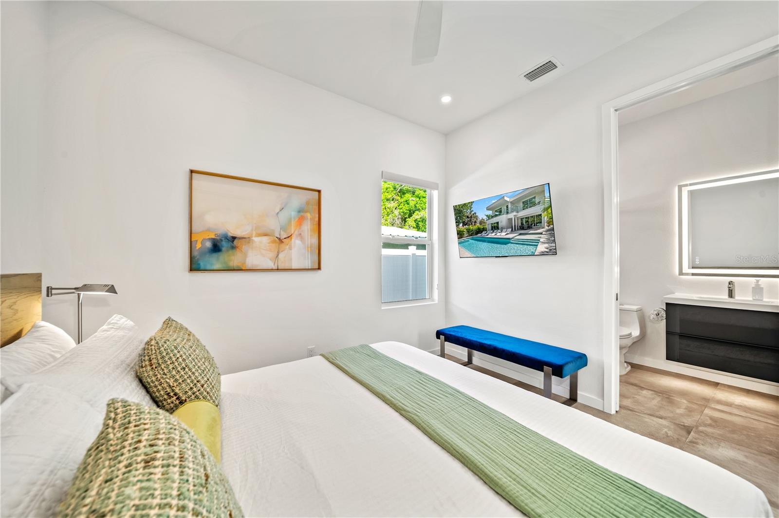 2327 HILLVIEW ST, SARASOTA, FL, 34239
