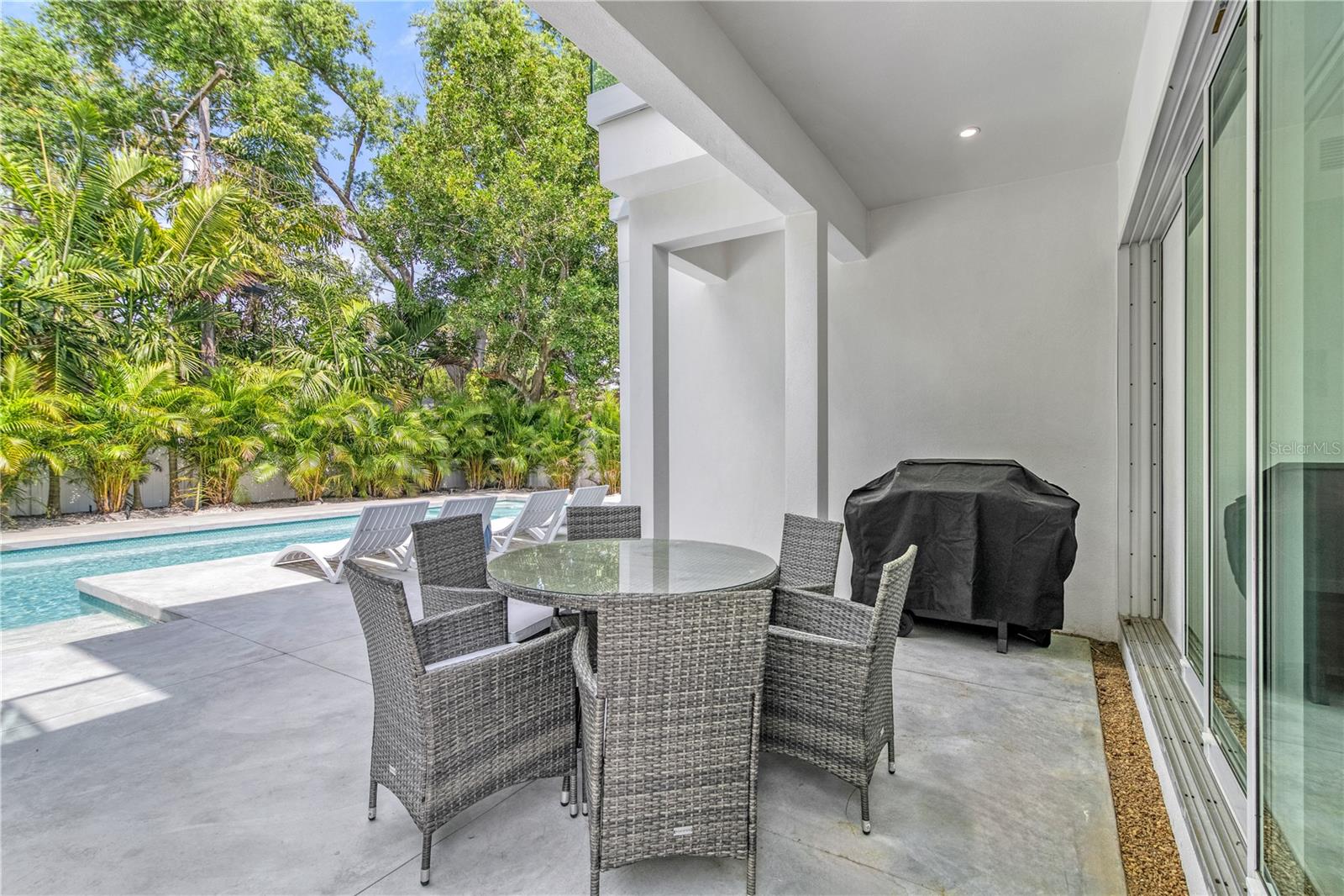 2327 HILLVIEW ST, SARASOTA, FL, 34239
