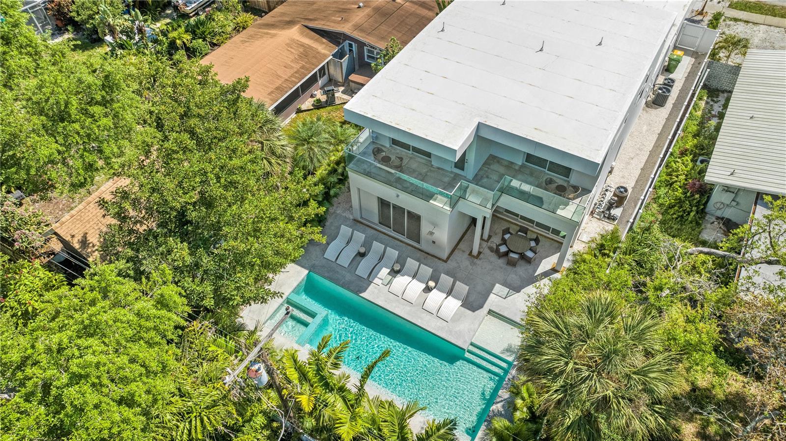 2327 HILLVIEW ST, SARASOTA, FL, 34239