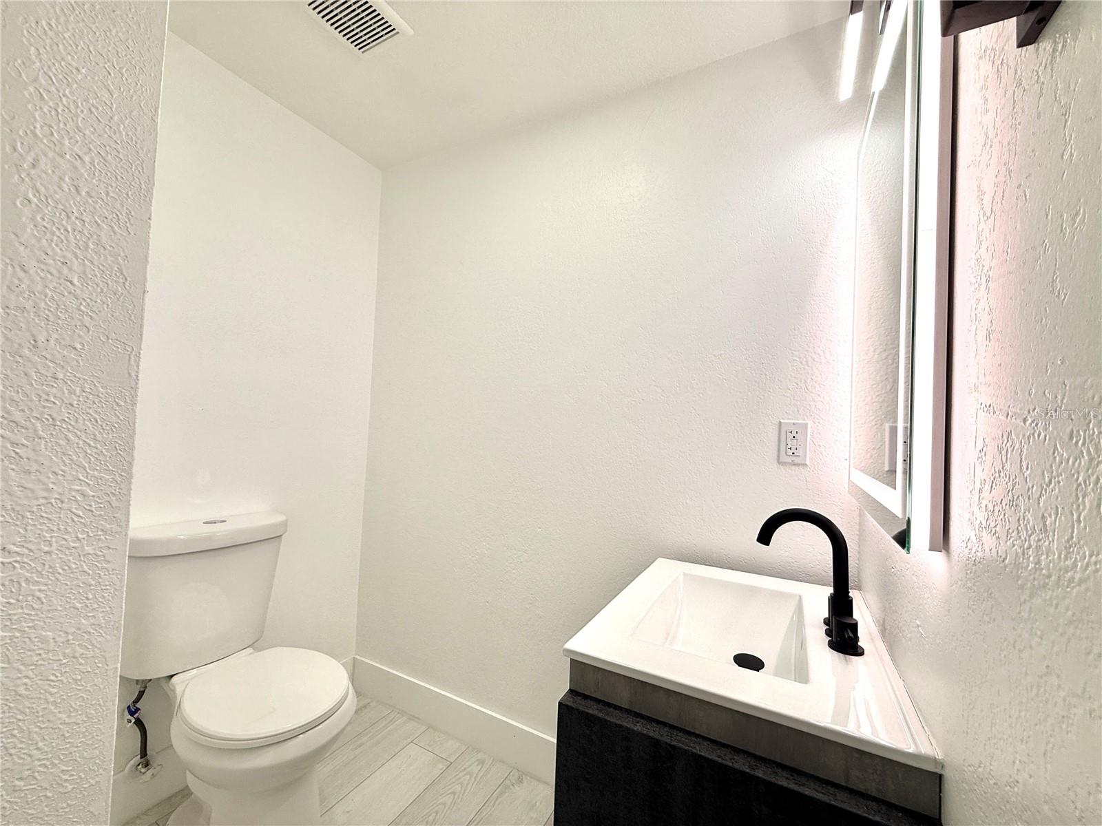 817 CLAY BLVD, EUSTIS, FL, 32726