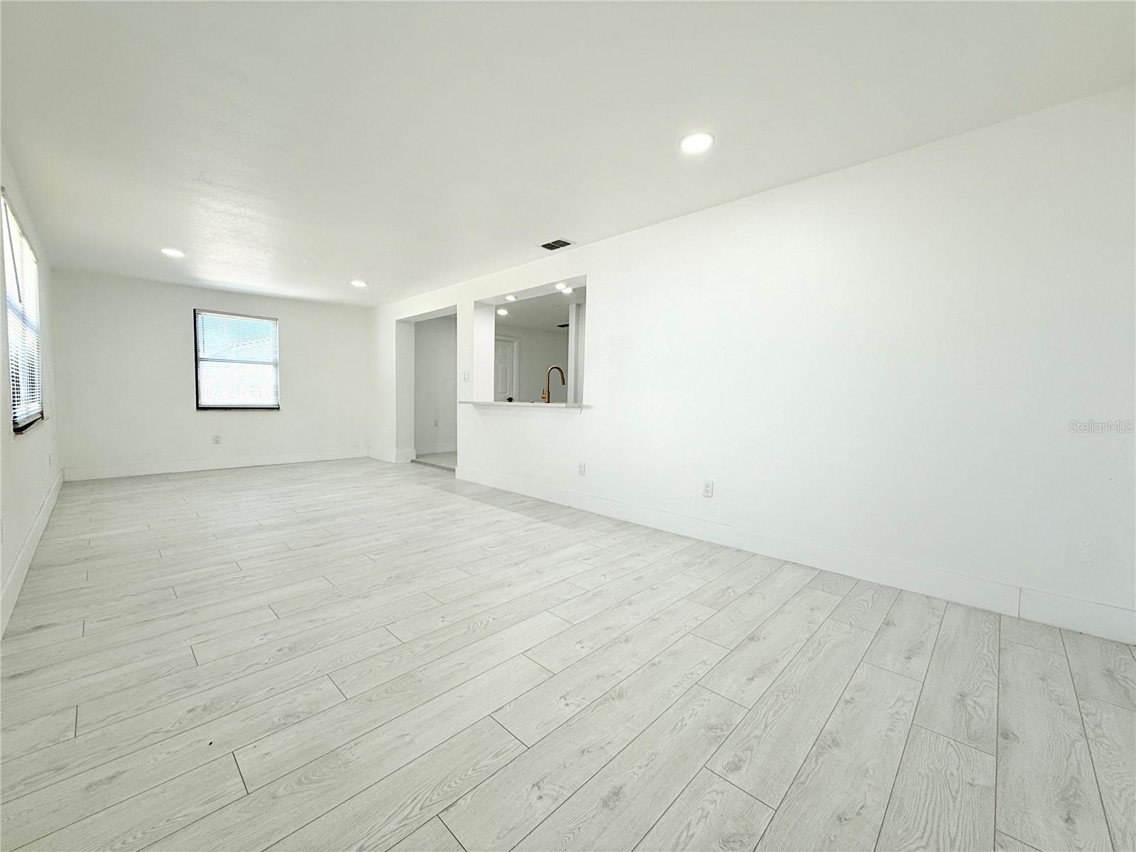 817 CLAY BLVD, EUSTIS, FL, 32726