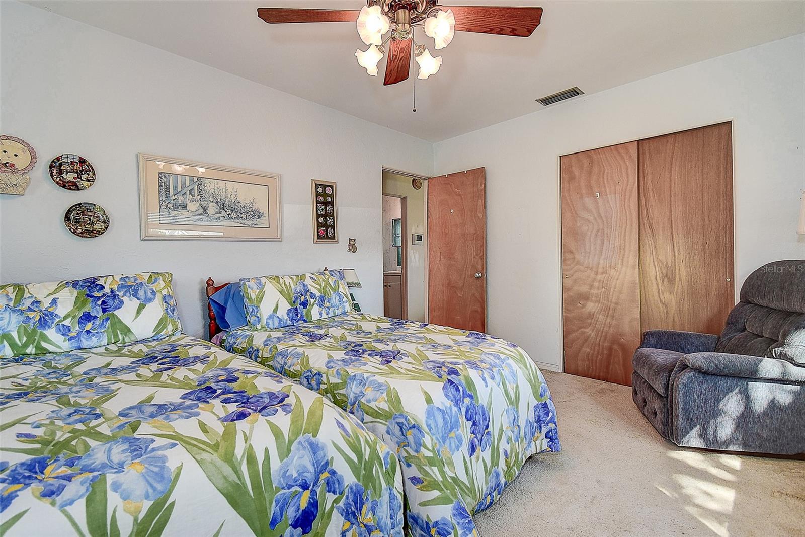 5184 61ST LN N, KENNETH CITY, FL, 33709