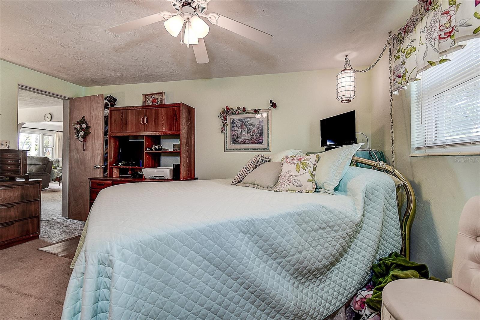 5184 61ST LN N, KENNETH CITY, FL, 33709