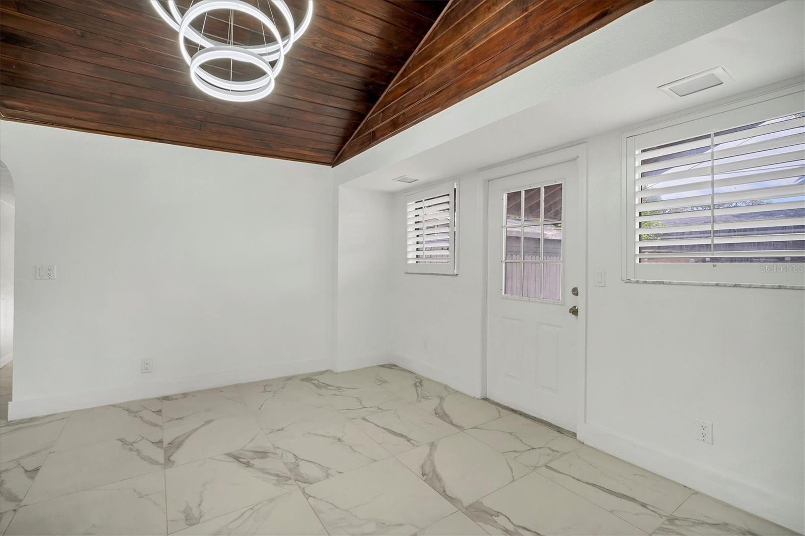 11709 N ARMENIA AVE, TAMPA, FL, 33612