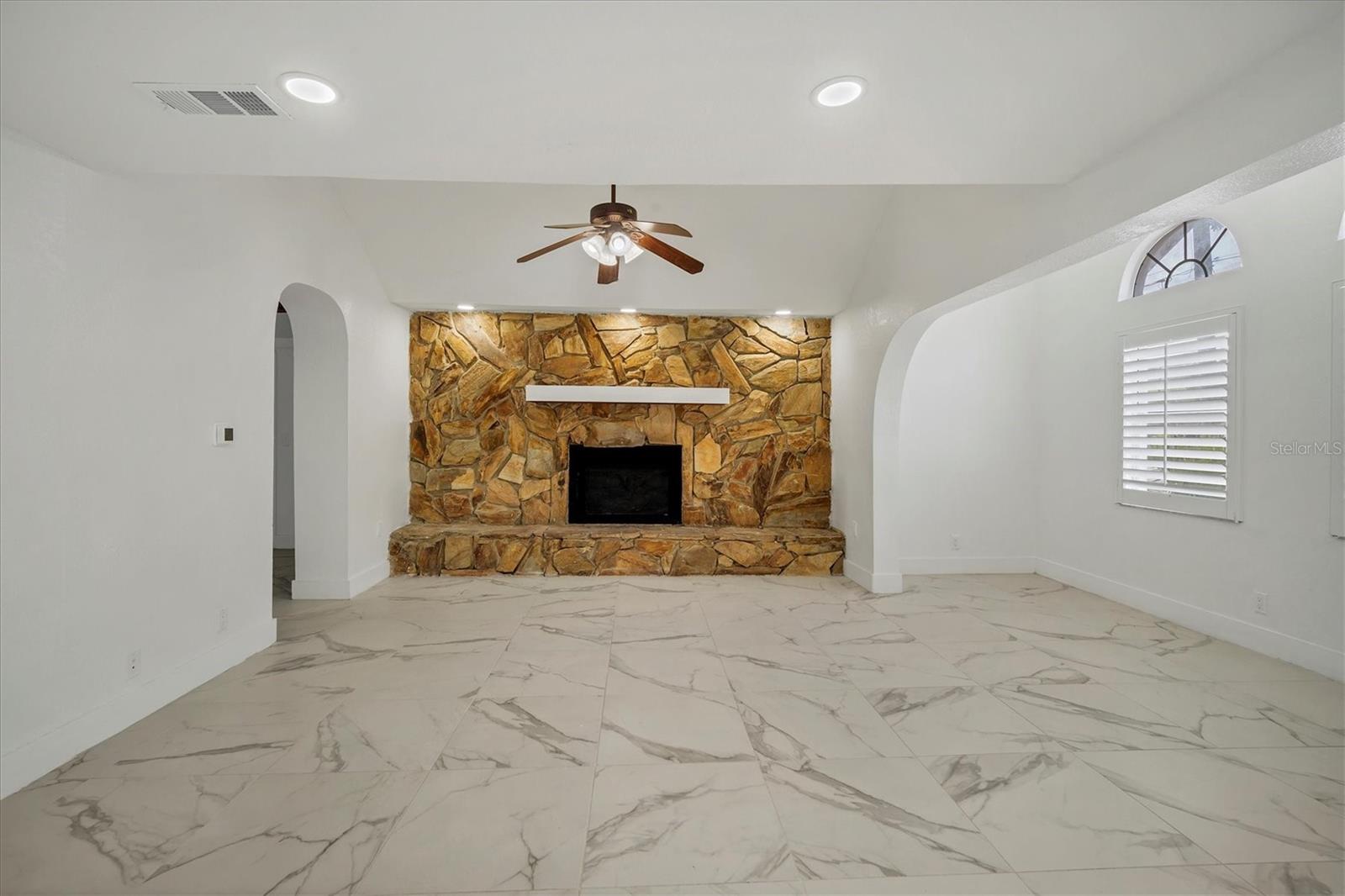 11709 N ARMENIA AVE, TAMPA, FL, 33612