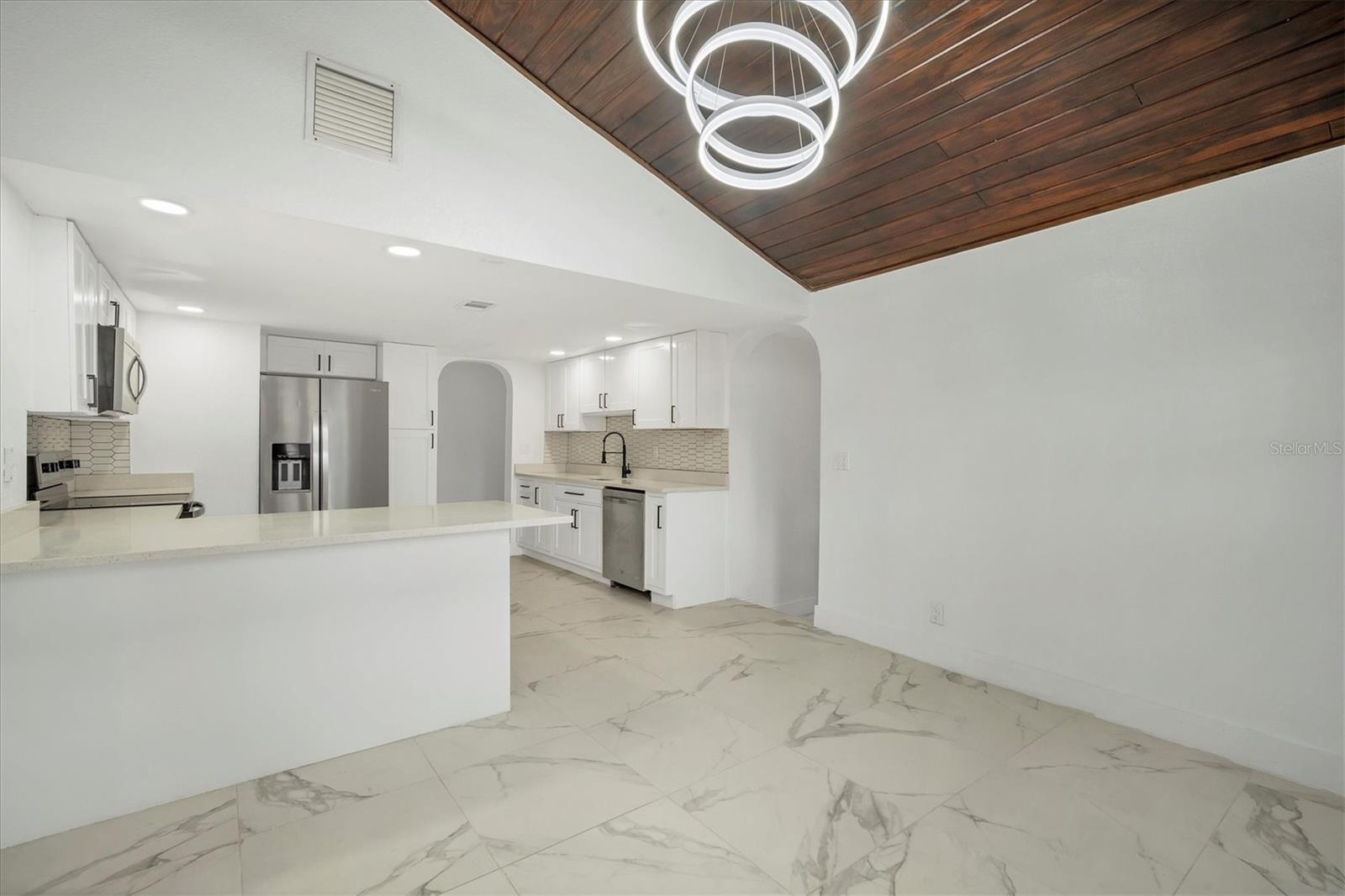 11709 N ARMENIA AVE, TAMPA, FL, 33612