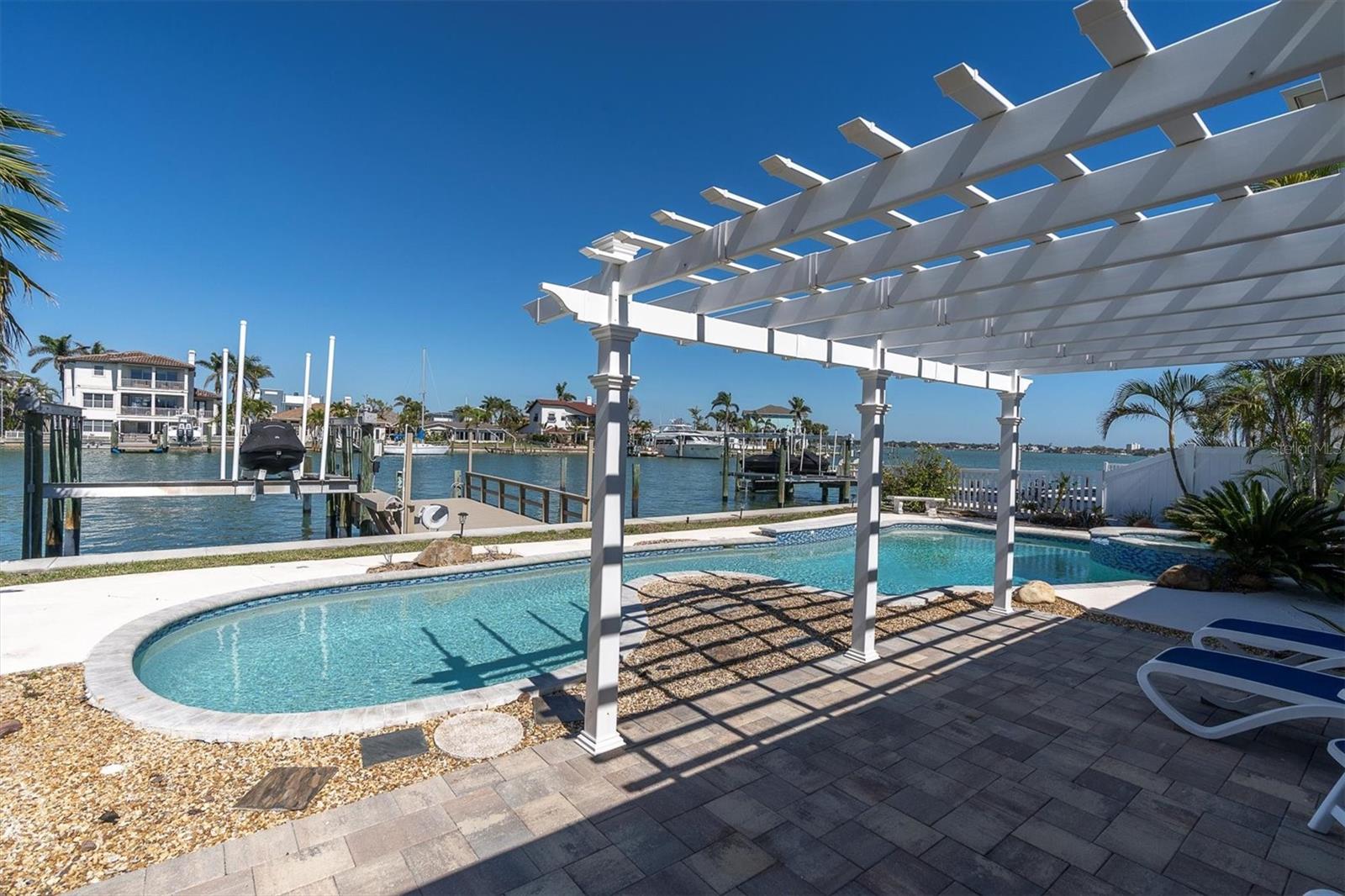 11125 7TH ST E, TREASURE ISLAND, FL, 33706