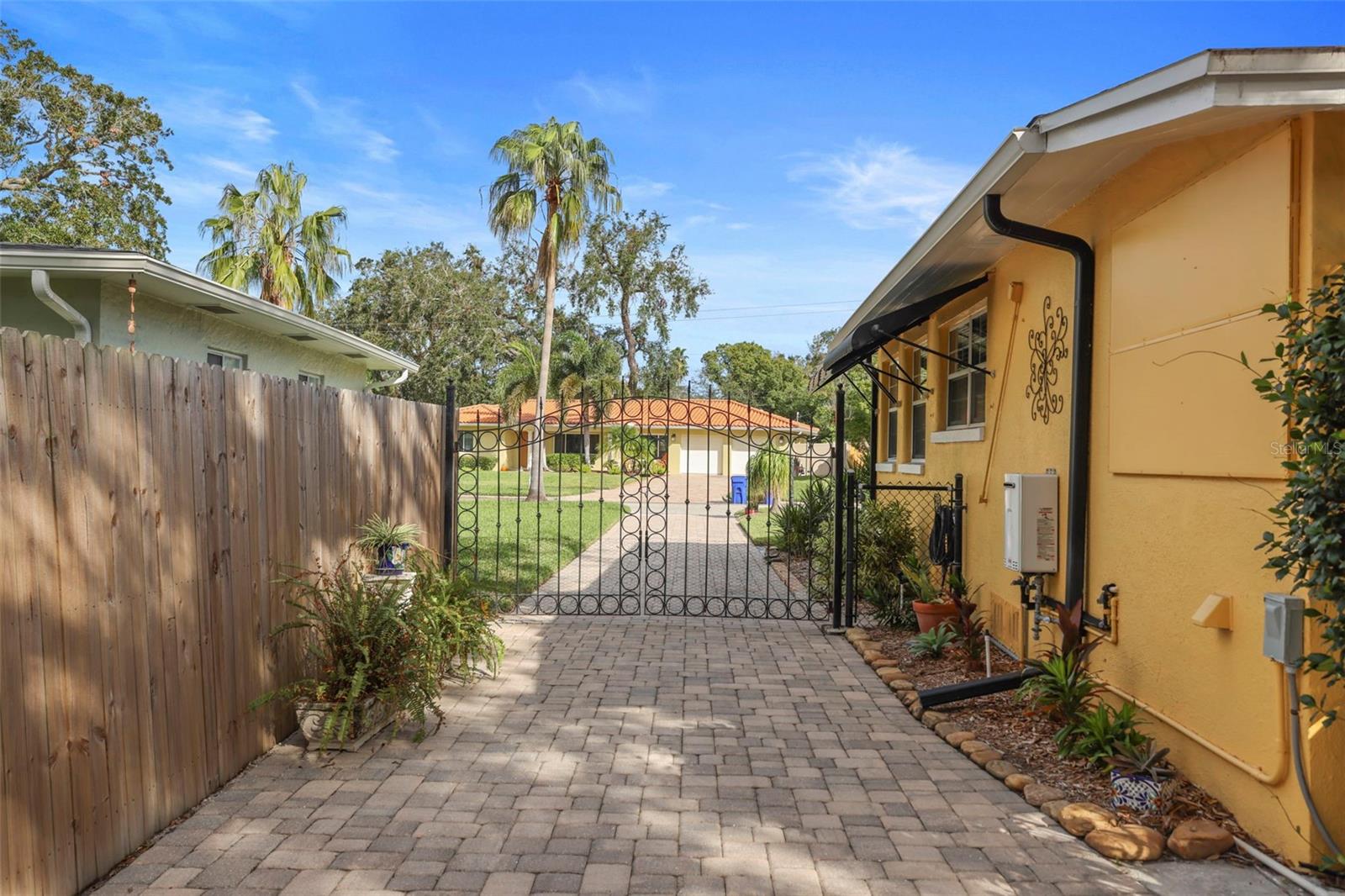 225 GARDEN CIR S, DUNEDIN, FL, 34698