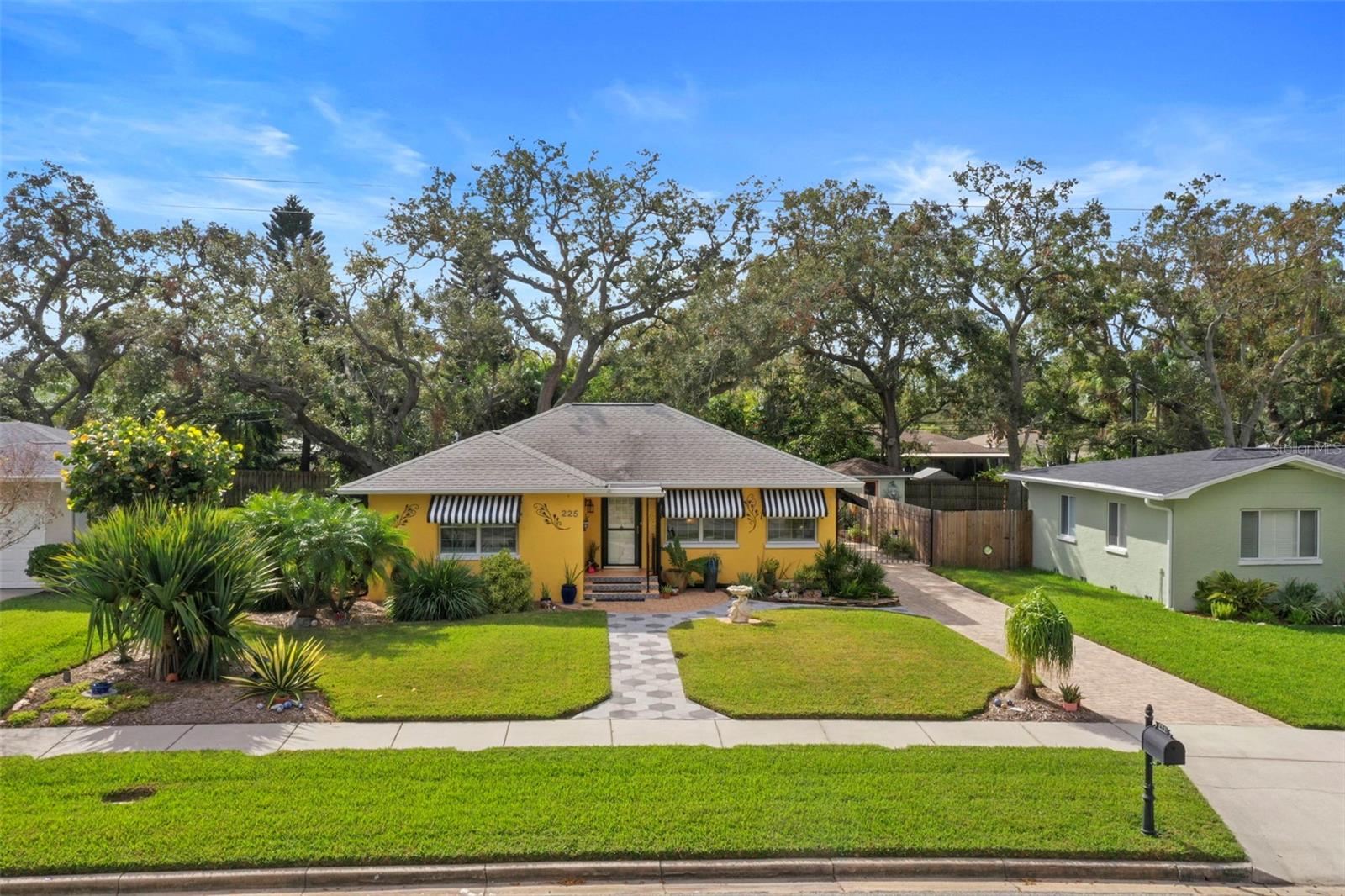 225 GARDEN CIR S, DUNEDIN, FL, 34698