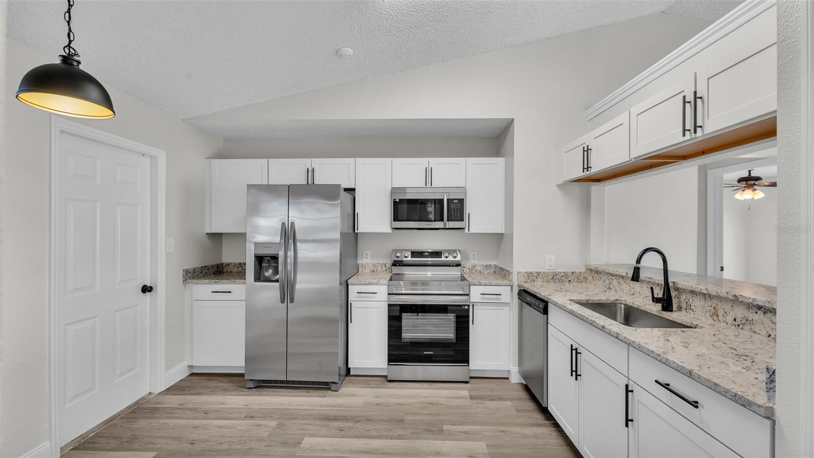 118 WEEPING WILLOW RD, EAGLE LAKE, FL, 33839