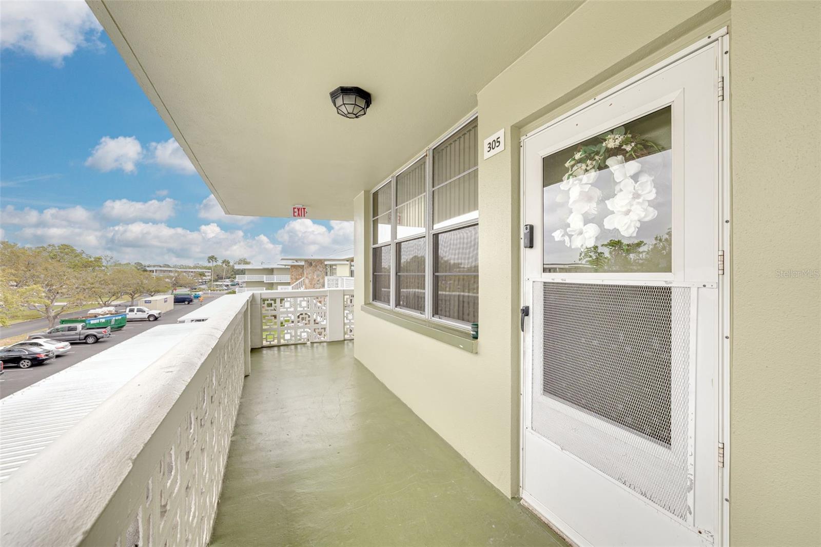 TB8362966 Property Photo