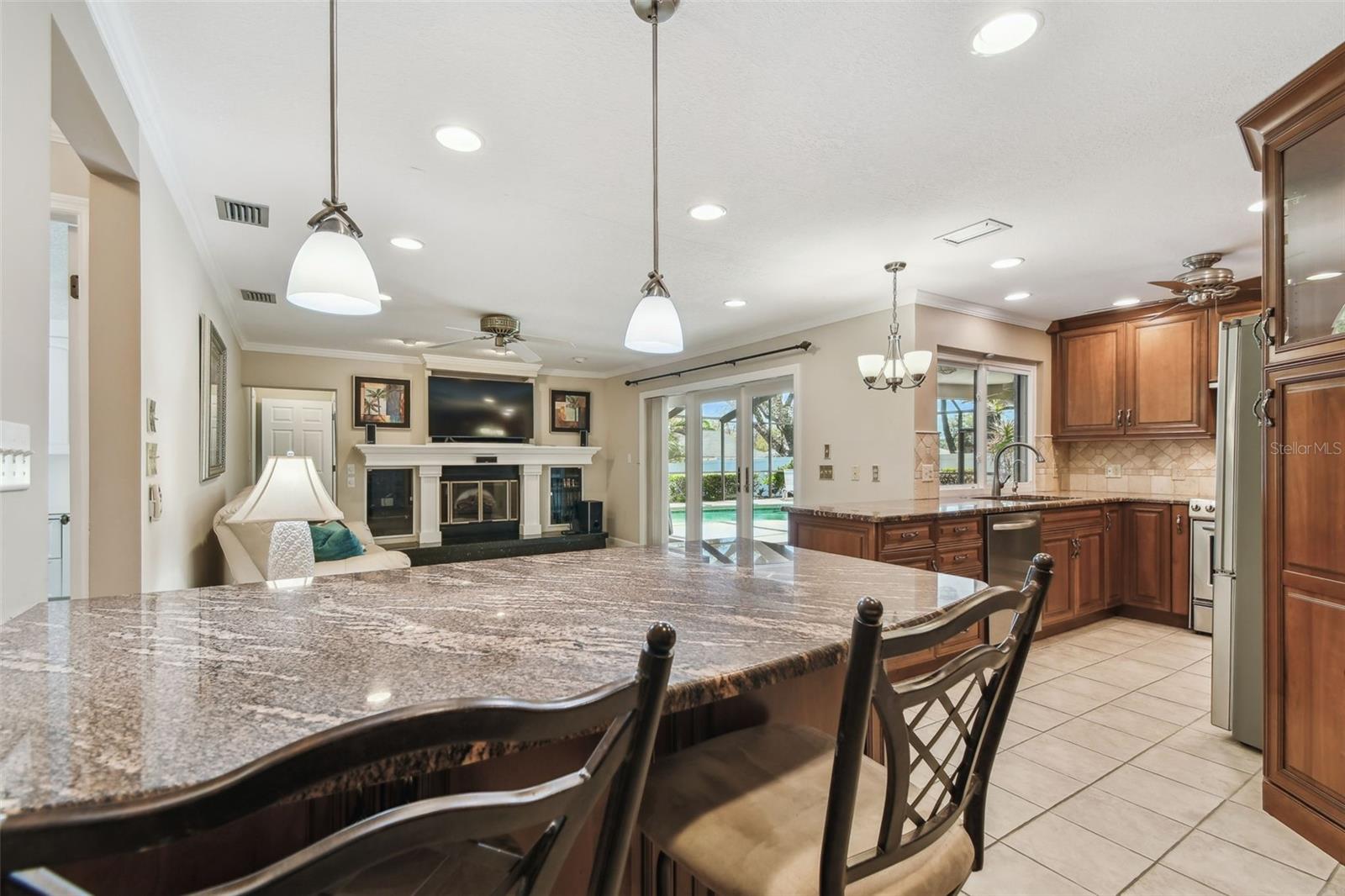 706 CITRUS CT, LARGO, FL, 33770