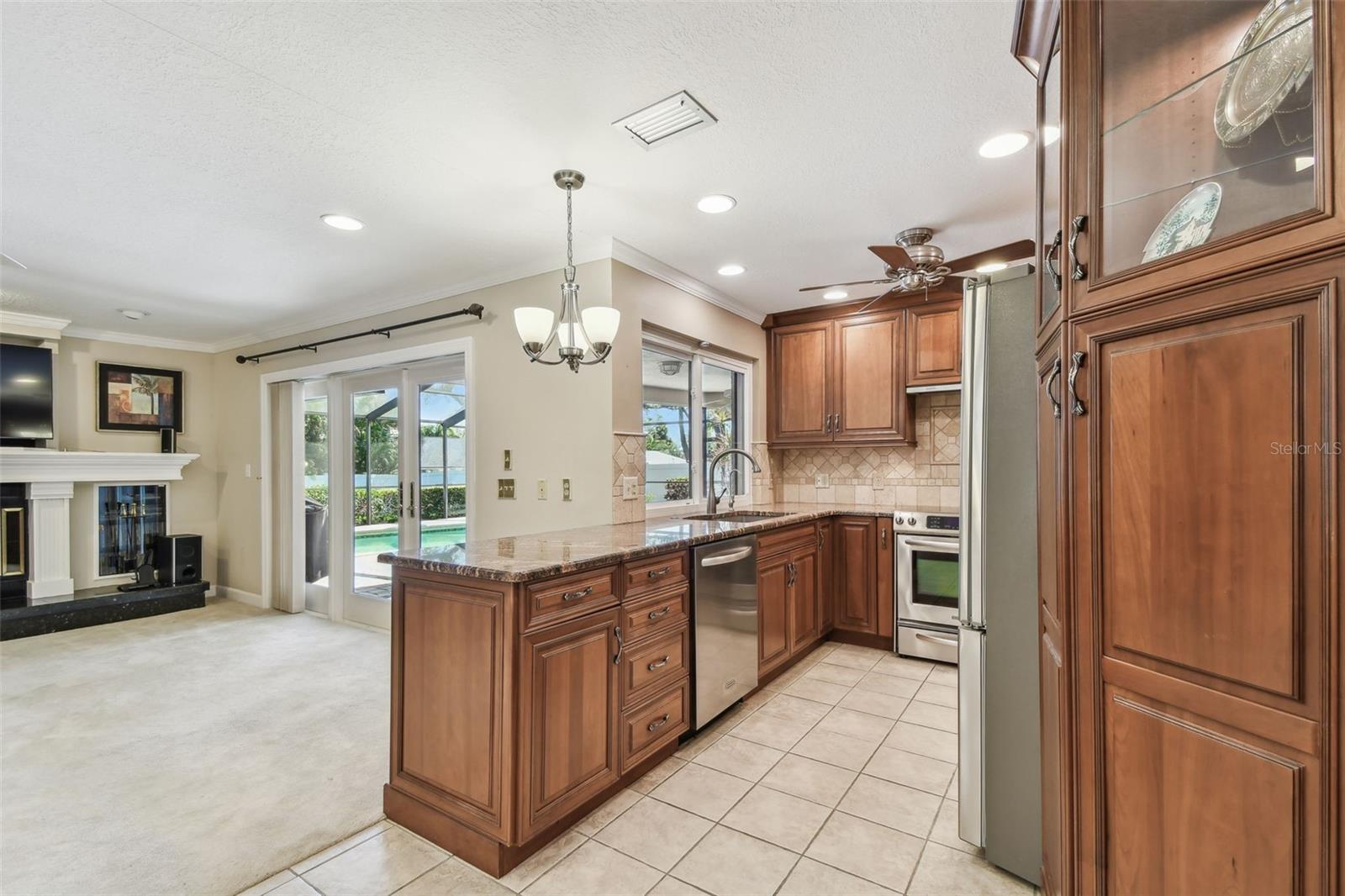 706 CITRUS CT, LARGO, FL, 33770